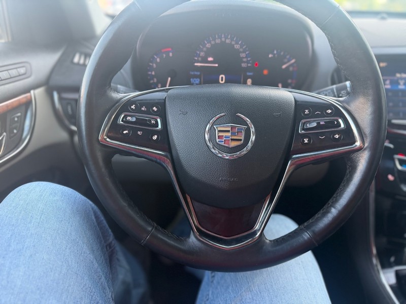 Cadillac ATS Vehicle Full-screen Gallery Image 9