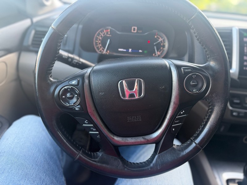 Honda Pilot Vehicle Full-screen Gallery Image 10