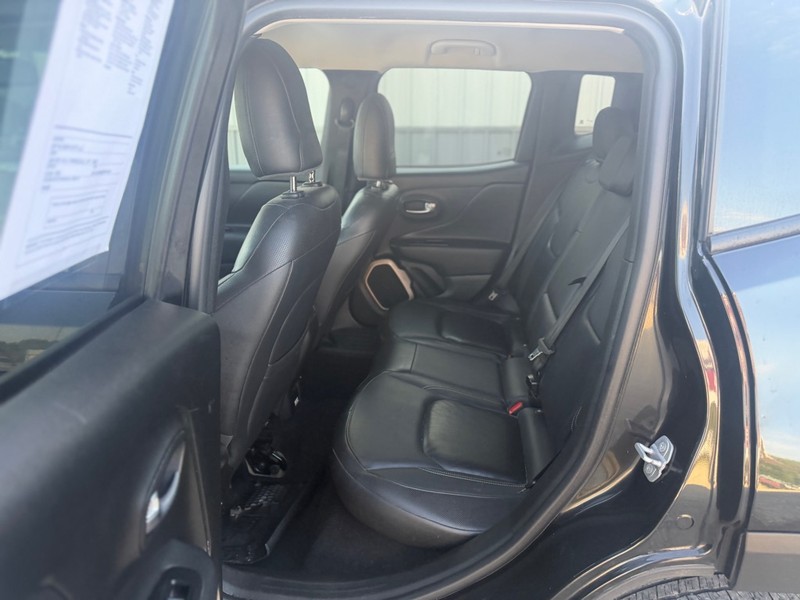 Jeep Renegade Vehicle Full-screen Gallery Image 5