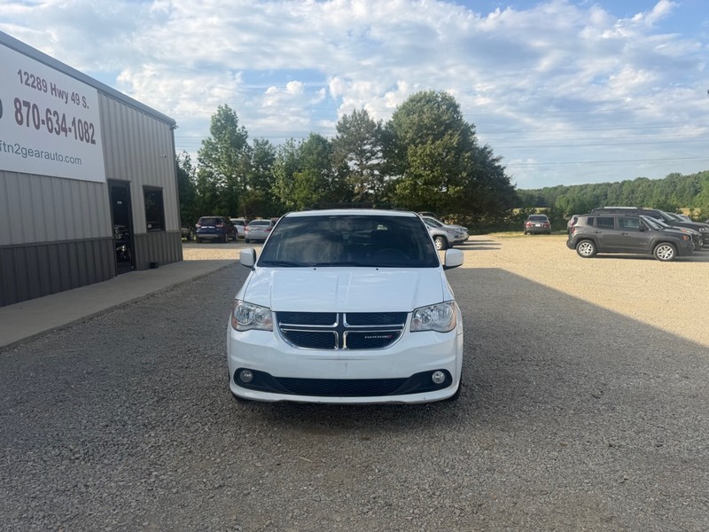 Dodge Grand Caravan Vehicle Full-screen Gallery Image 2