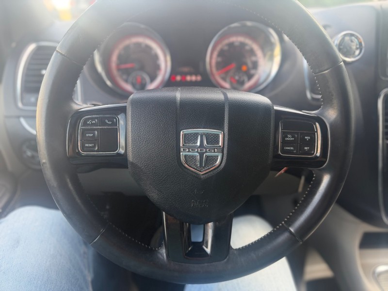 Dodge Grand Caravan Vehicle Full-screen Gallery Image 10