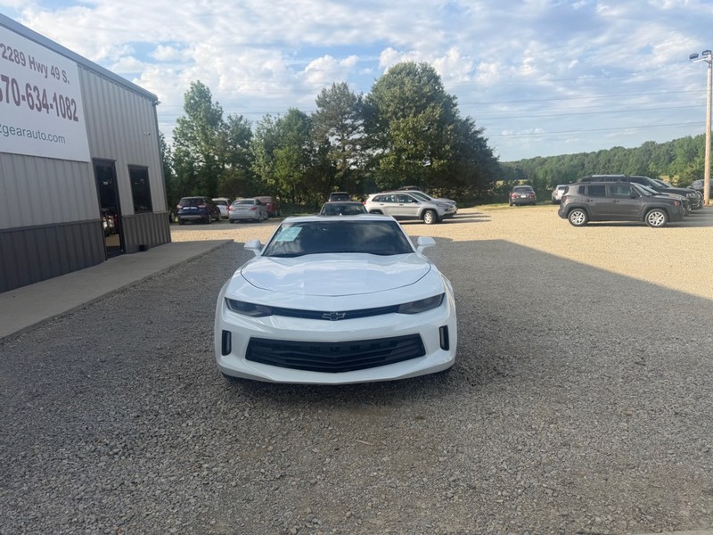 Chevrolet Camaro Vehicle Full-screen Gallery Image 2