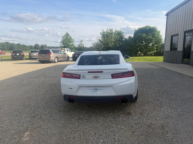 Chevrolet Camaro Vehicle Full-screen Gallery Image 4