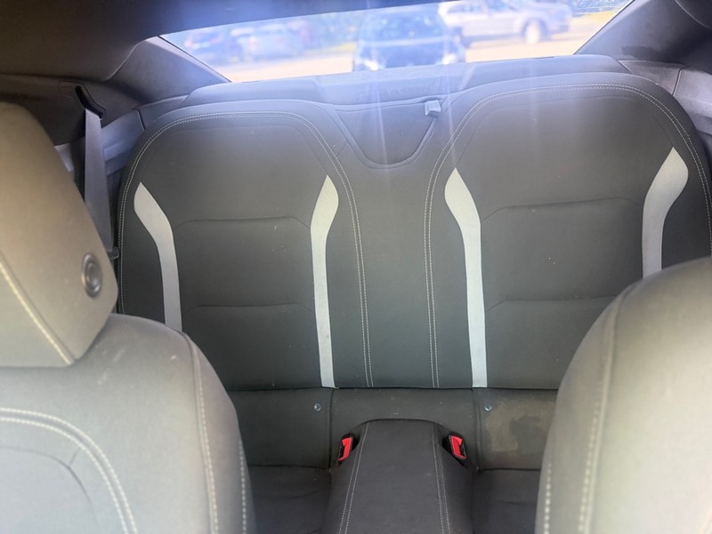 Chevrolet Camaro Vehicle Full-screen Gallery Image 5