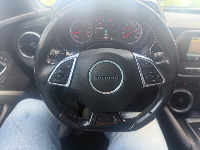 Chevrolet Camaro Vehicle Full-screen Gallery Image 9