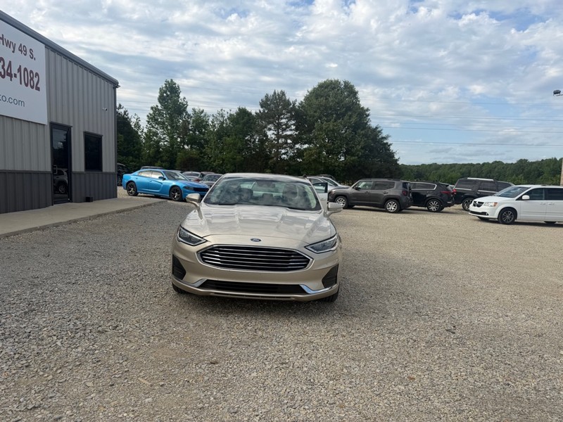 Ford Fusion Vehicle Full-screen Gallery Image 2