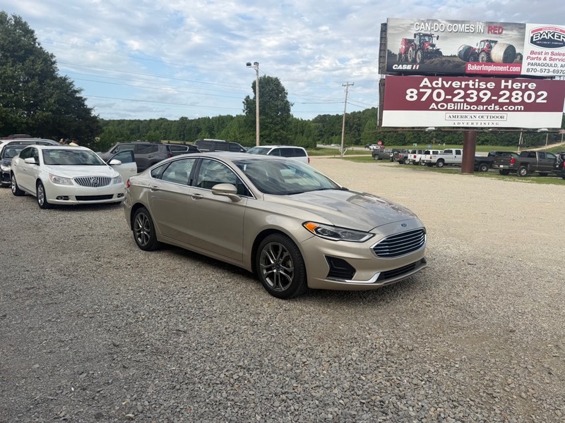 Ford Fusion Vehicle Full-screen Gallery Image 3