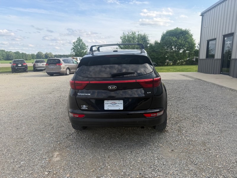 Kia Sportage Vehicle Full-screen Gallery Image 4