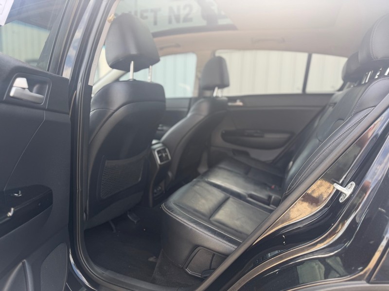 Kia Sportage Vehicle Full-screen Gallery Image 5