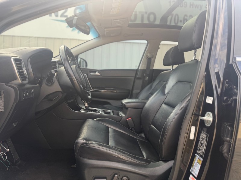 Kia Sportage Vehicle Full-screen Gallery Image 6