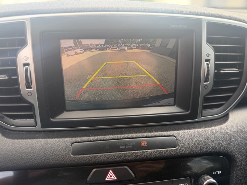 Kia Sportage Vehicle Full-screen Gallery Image 8