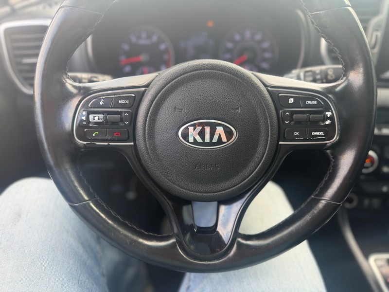 Kia Sportage Vehicle Full-screen Gallery Image 9
