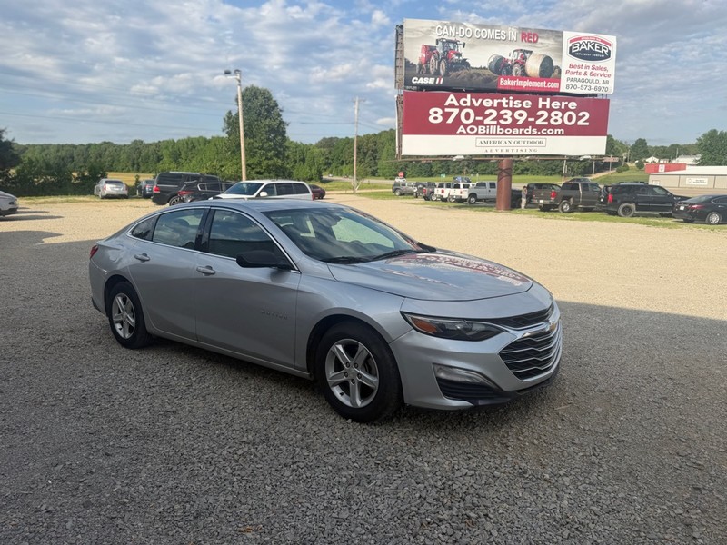 Chevrolet Malibu Vehicle Full-screen Gallery Image 3