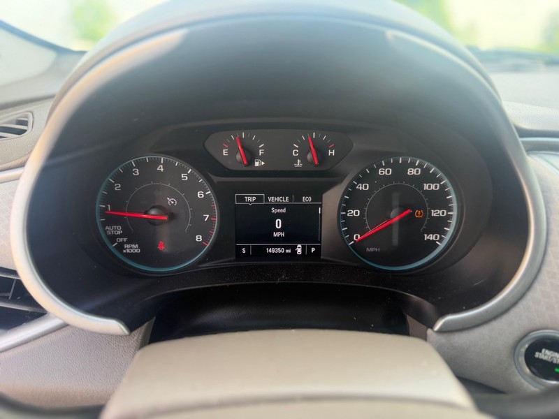 Chevrolet Malibu Vehicle Full-screen Gallery Image 10