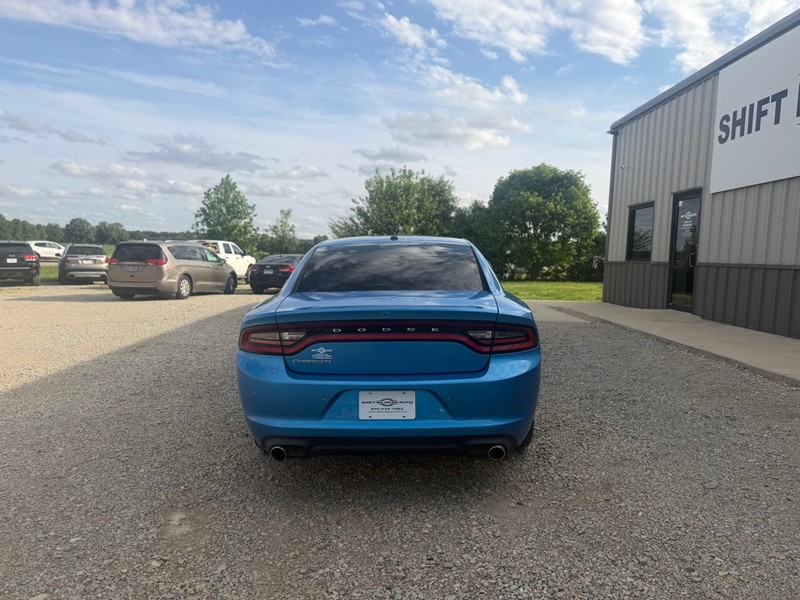 Dodge Charger Vehicle Full-screen Gallery Image 4