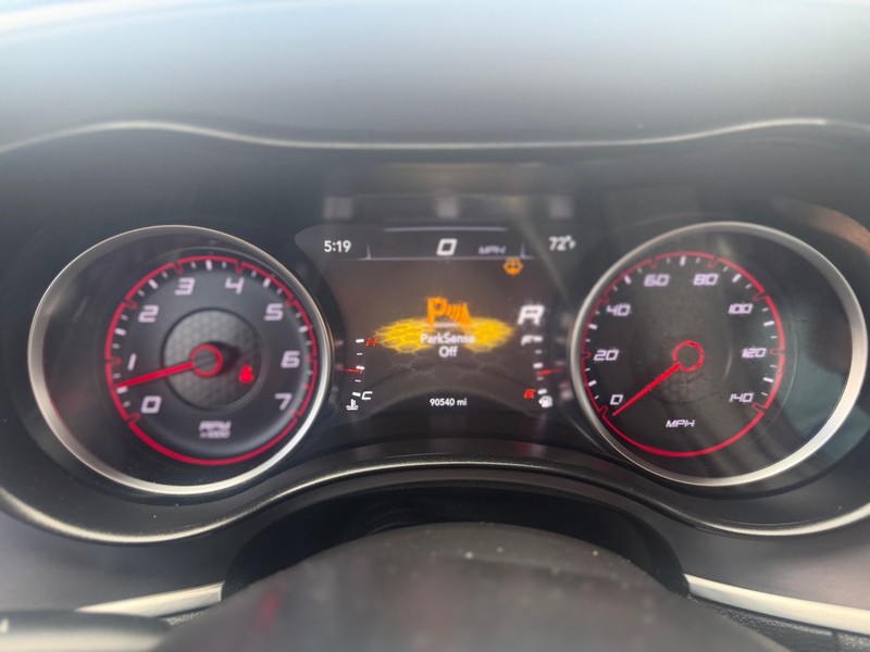 Dodge Charger Vehicle Full-screen Gallery Image 10