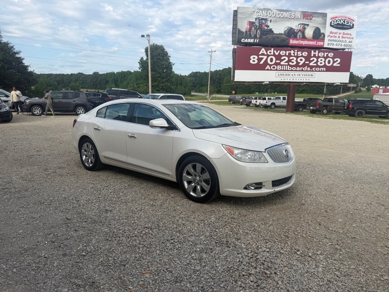 Buick LaCrosse Vehicle Full-screen Gallery Image 3