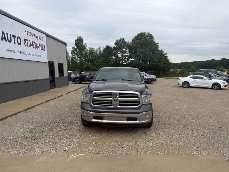 Ram 1500 Classic Vehicle Full-screen Gallery Image 2