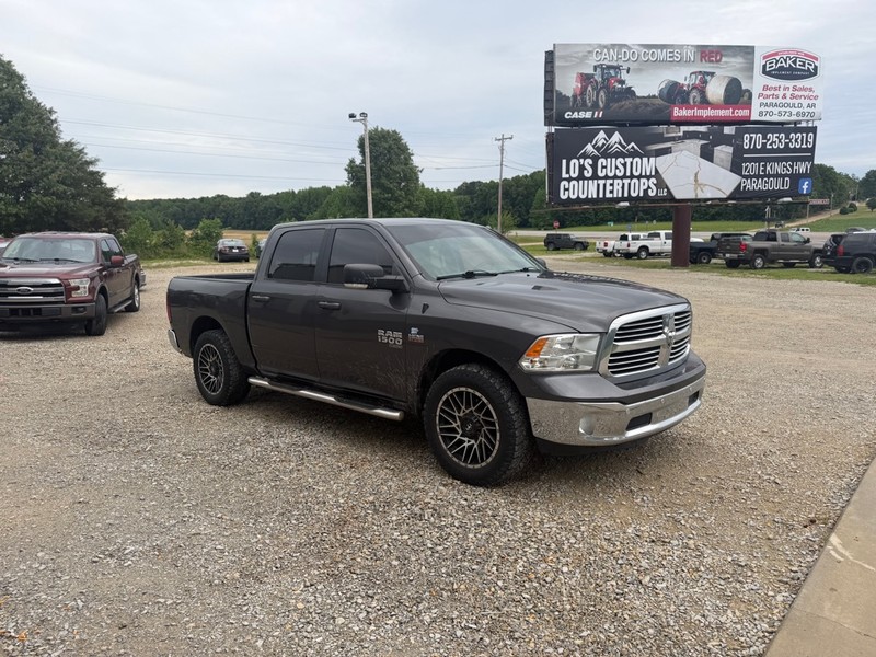 Ram 1500 Classic Vehicle Full-screen Gallery Image 3