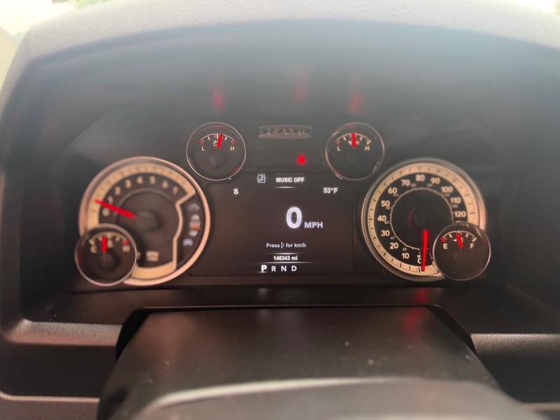 Ram 1500 Classic Vehicle Full-screen Gallery Image 10