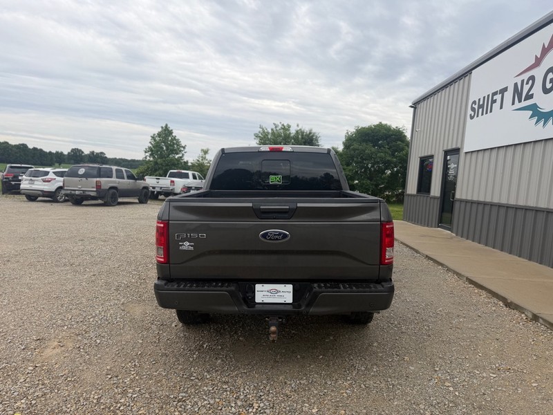 Ford F-150 Vehicle Full-screen Gallery Image 4