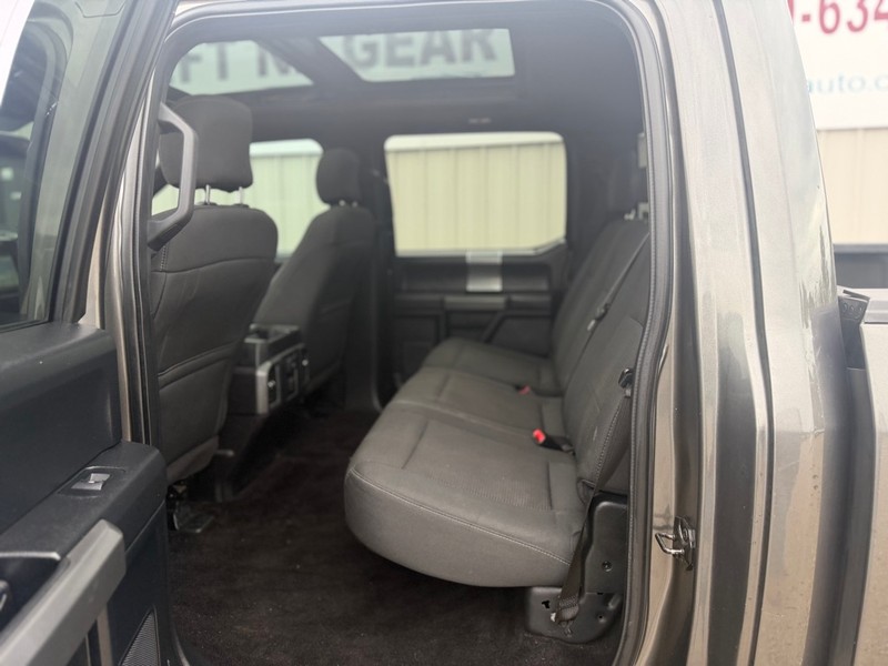 Ford F-150 Vehicle Full-screen Gallery Image 5