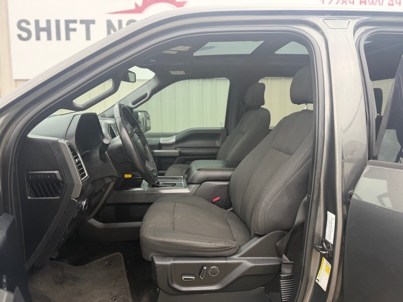 Ford F-150 Vehicle Full-screen Gallery Image 6