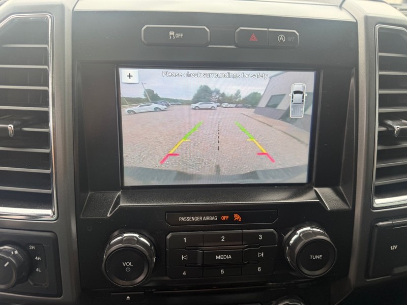 Ford F-150 Vehicle Full-screen Gallery Image 8
