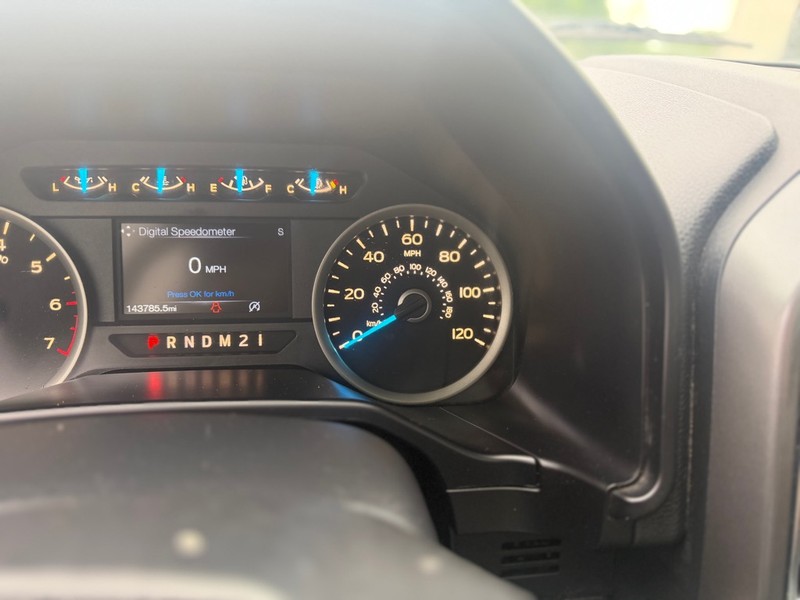 Ford F-150 Vehicle Full-screen Gallery Image 11