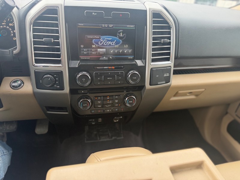 Ford F-150 Vehicle Full-screen Gallery Image 7