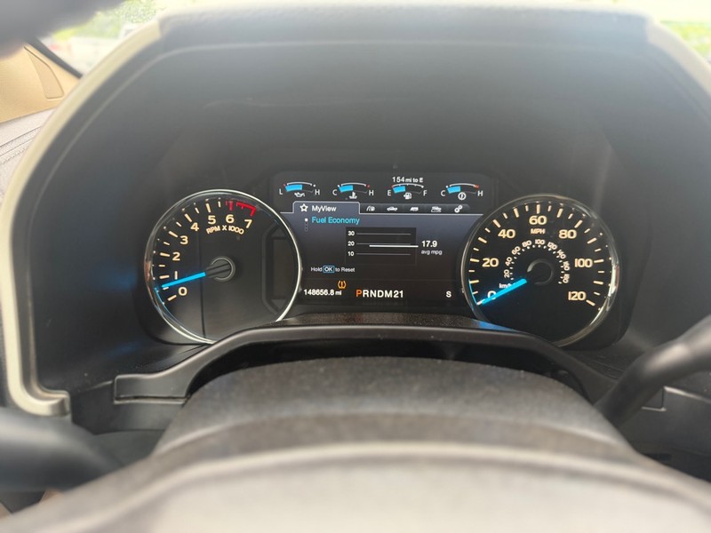 Ford F-150 Vehicle Full-screen Gallery Image 11