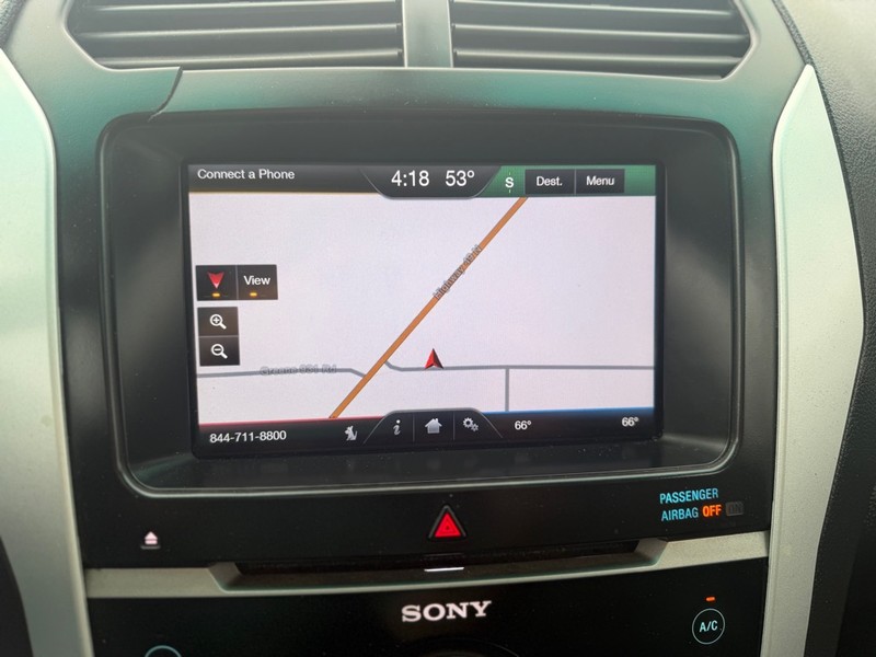 Ford Explorer Vehicle Full-screen Gallery Image 10