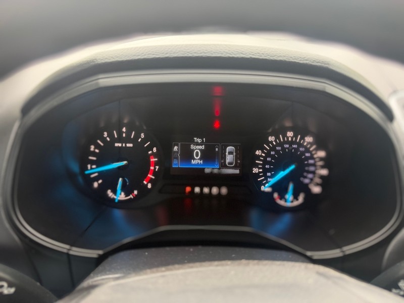 Ford Edge Vehicle Full-screen Gallery Image 10