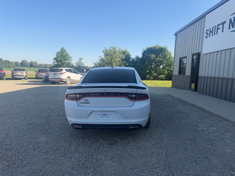 Dodge Charger Vehicle Full-screen Gallery Image 4