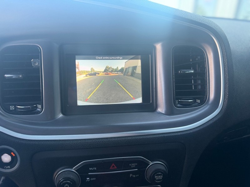 Dodge Charger Vehicle Full-screen Gallery Image 8
