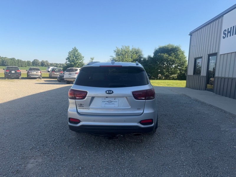Kia Sorento Vehicle Full-screen Gallery Image 4