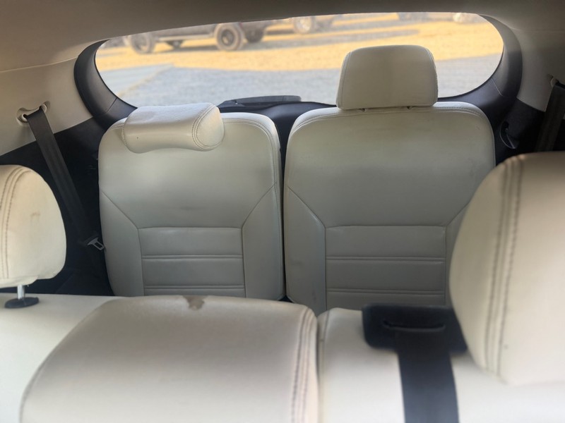 Kia Sorento Vehicle Full-screen Gallery Image 5