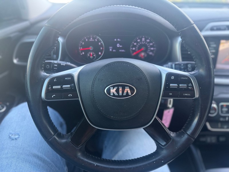 Kia Sorento Vehicle Full-screen Gallery Image 10