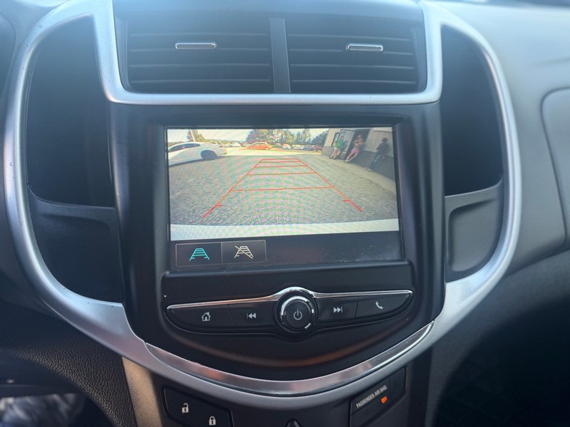 Chevrolet Sonic Vehicle Full-screen Gallery Image 8