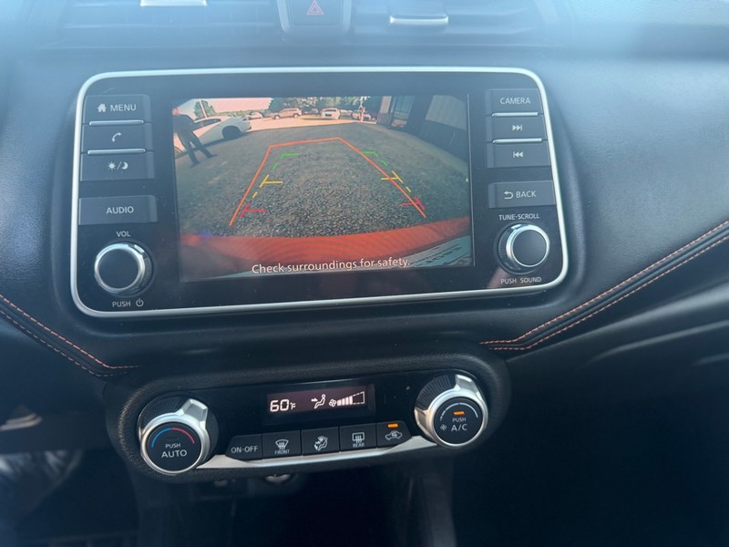 Nissan Versa Sedan Vehicle Full-screen Gallery Image 8