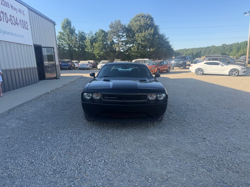Dodge Challenger Vehicle Full-screen Gallery Image 2