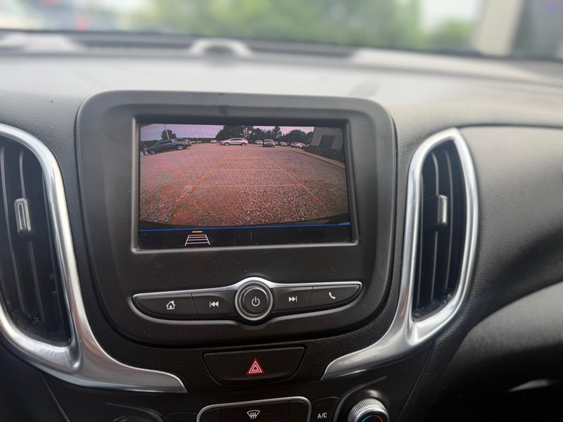 Chevrolet EQUINOX Vehicle Full-screen Gallery Image 8