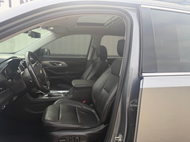 Chevrolet TRAVERSE Vehicle Full-screen Gallery Image 7