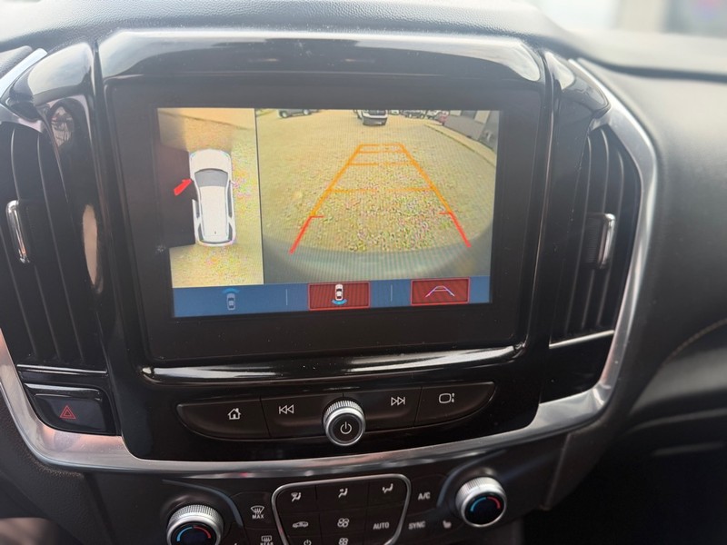 Chevrolet TRAVERSE Vehicle Full-screen Gallery Image 9