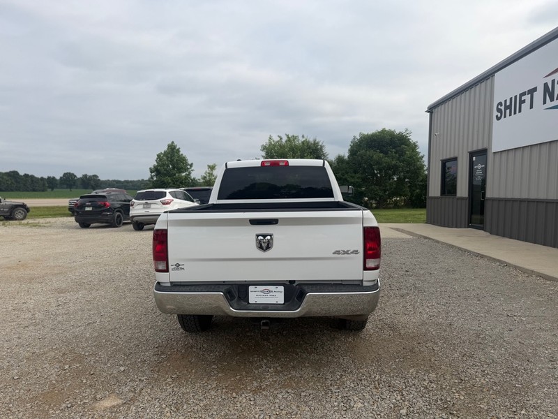 Ram 1500 Vehicle Full-screen Gallery Image 4