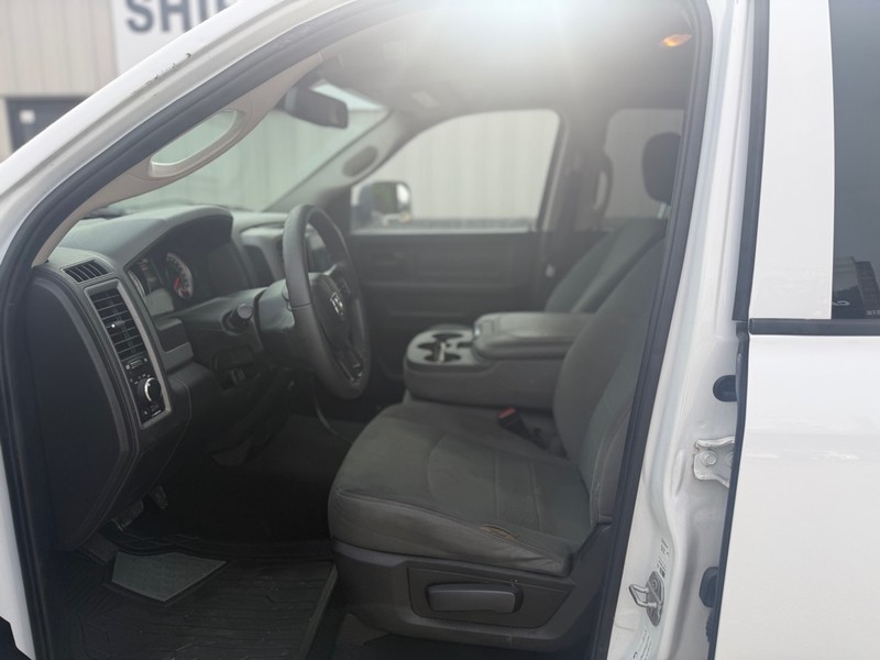 Ram 1500 Vehicle Full-screen Gallery Image 6