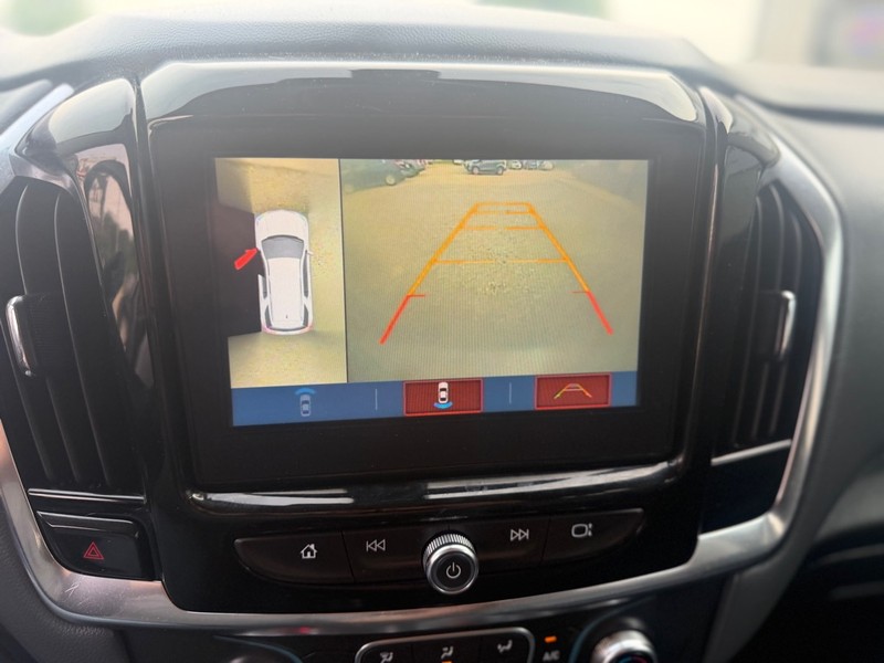 Chevrolet TRAVERSE Vehicle Full-screen Gallery Image 9
