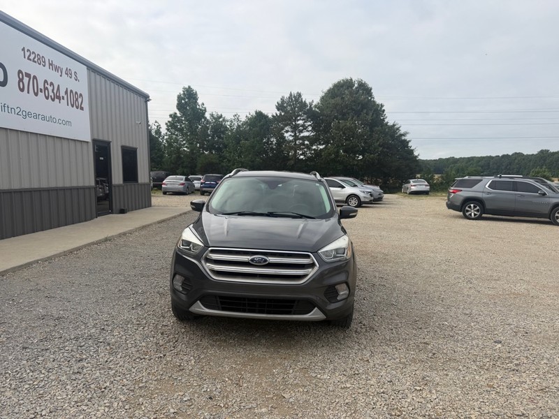 Ford Escape Vehicle Full-screen Gallery Image 2