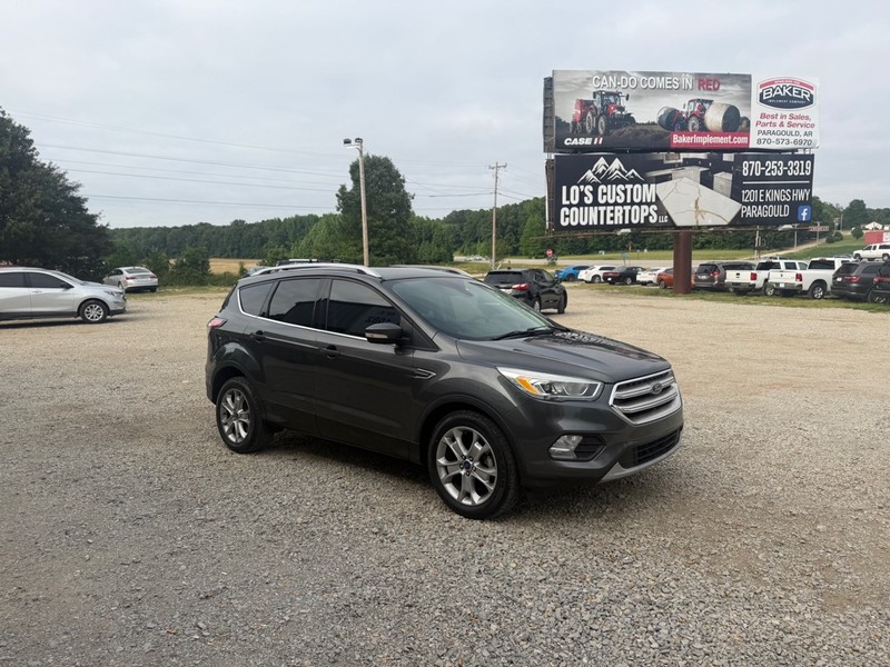 Ford Escape Vehicle Full-screen Gallery Image 3