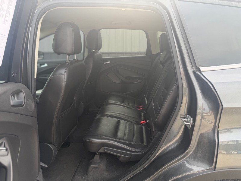 Ford Escape Vehicle Full-screen Gallery Image 5